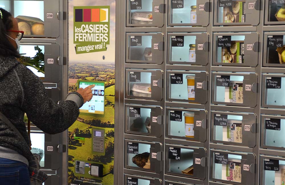 Les distributeurs automatiques de produits fermiers aux casiers fermiers